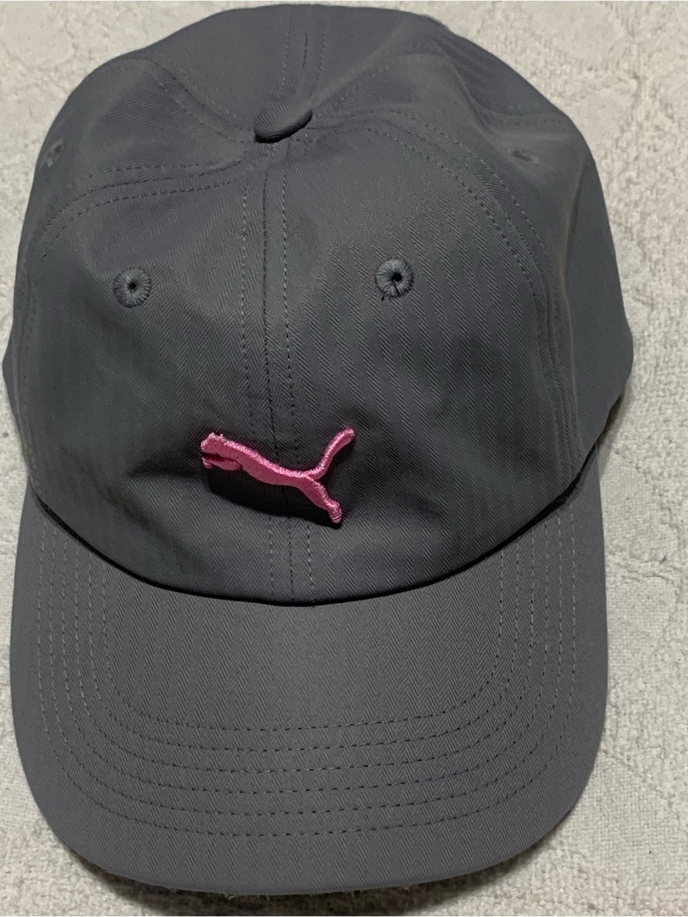 Puma Womenโs Gray Cap with Pink Puma Logo